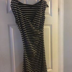 Stretched wrapped mini dress.